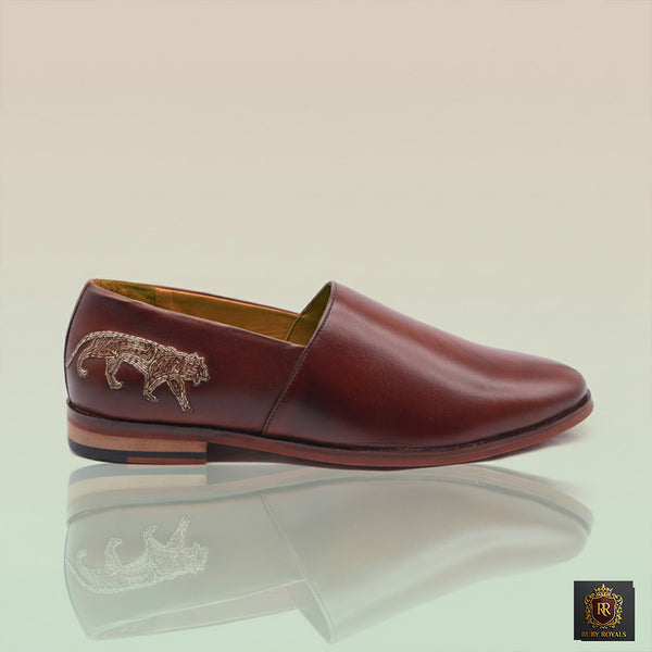 Majestic Ornate – Cherry Brown Lion Mess Pad | Ruby Royals