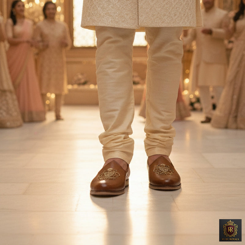 Majestic Ornate – Shahi Shield Crest Tan Leather Mojari | Ruby Royals